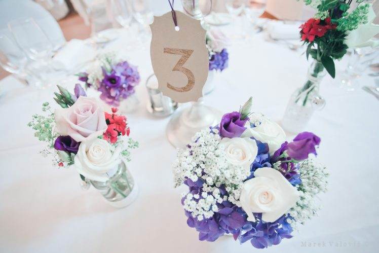 purpurrote Blume Hochzeitsdekoration Tischdekoration 