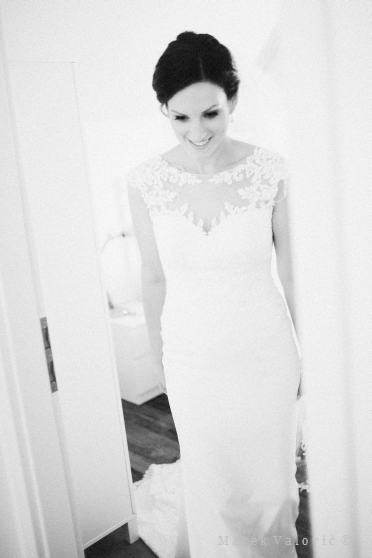 bride in wedding dress - wedding photographer Austria
