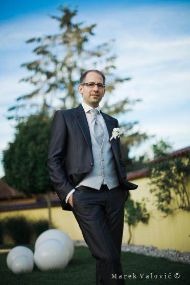 groom's portrait - wedding photographer Austria