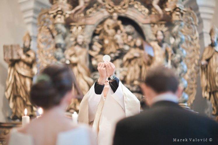 priest bessing - wedding ceremony